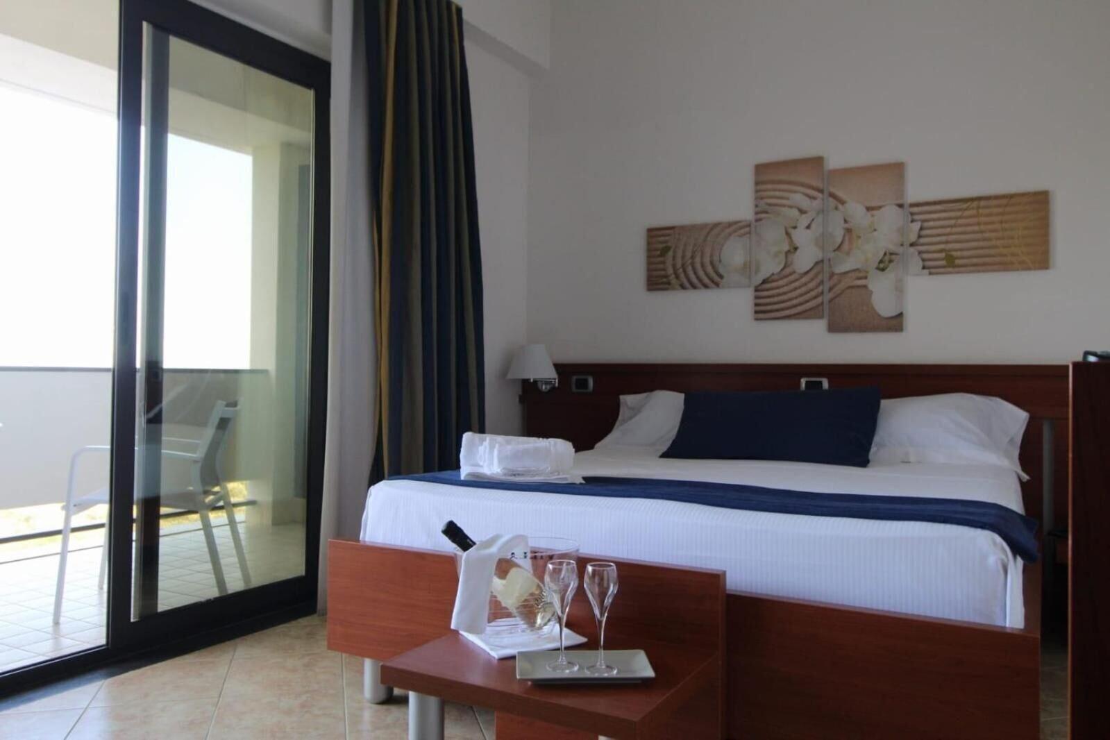 Park Hotel Mirabeau Montepaone Zewnętrze zdjęcie