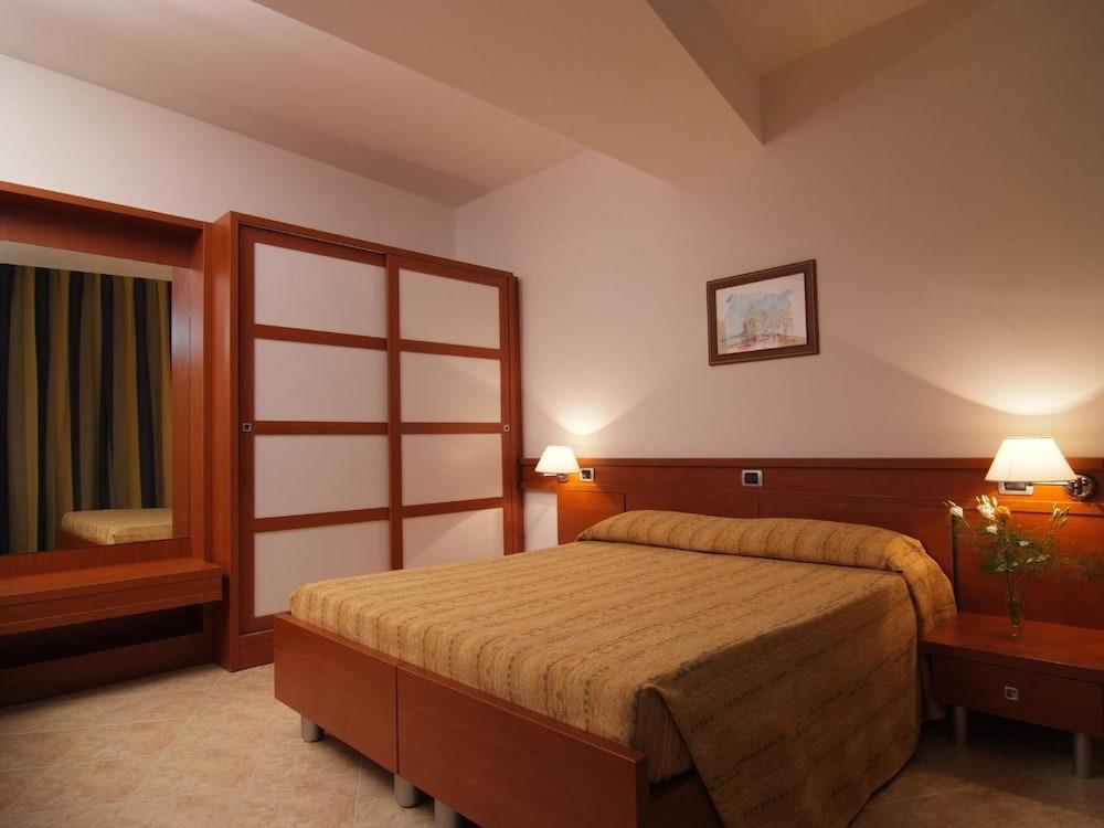 Park Hotel Mirabeau Montepaone Zewnętrze zdjęcie