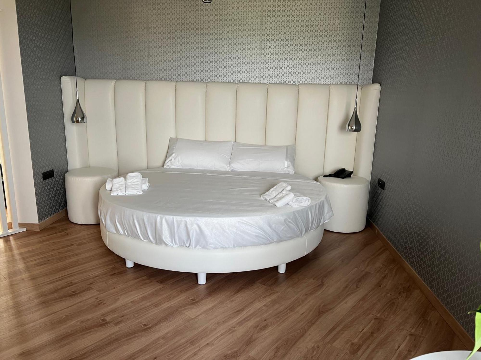 Park Hotel Mirabeau Montepaone Zewnętrze zdjęcie