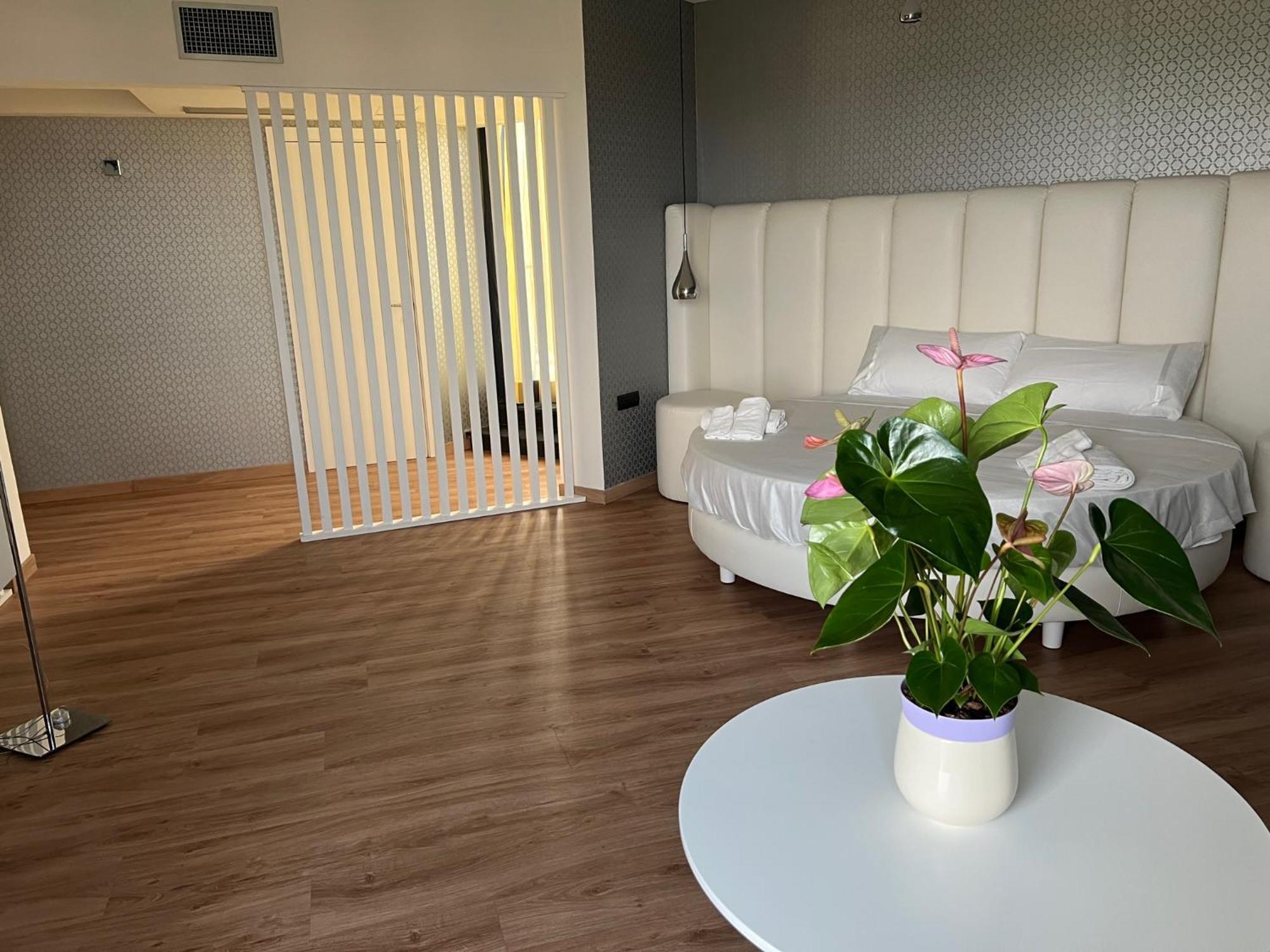 Park Hotel Mirabeau Montepaone Zewnętrze zdjęcie